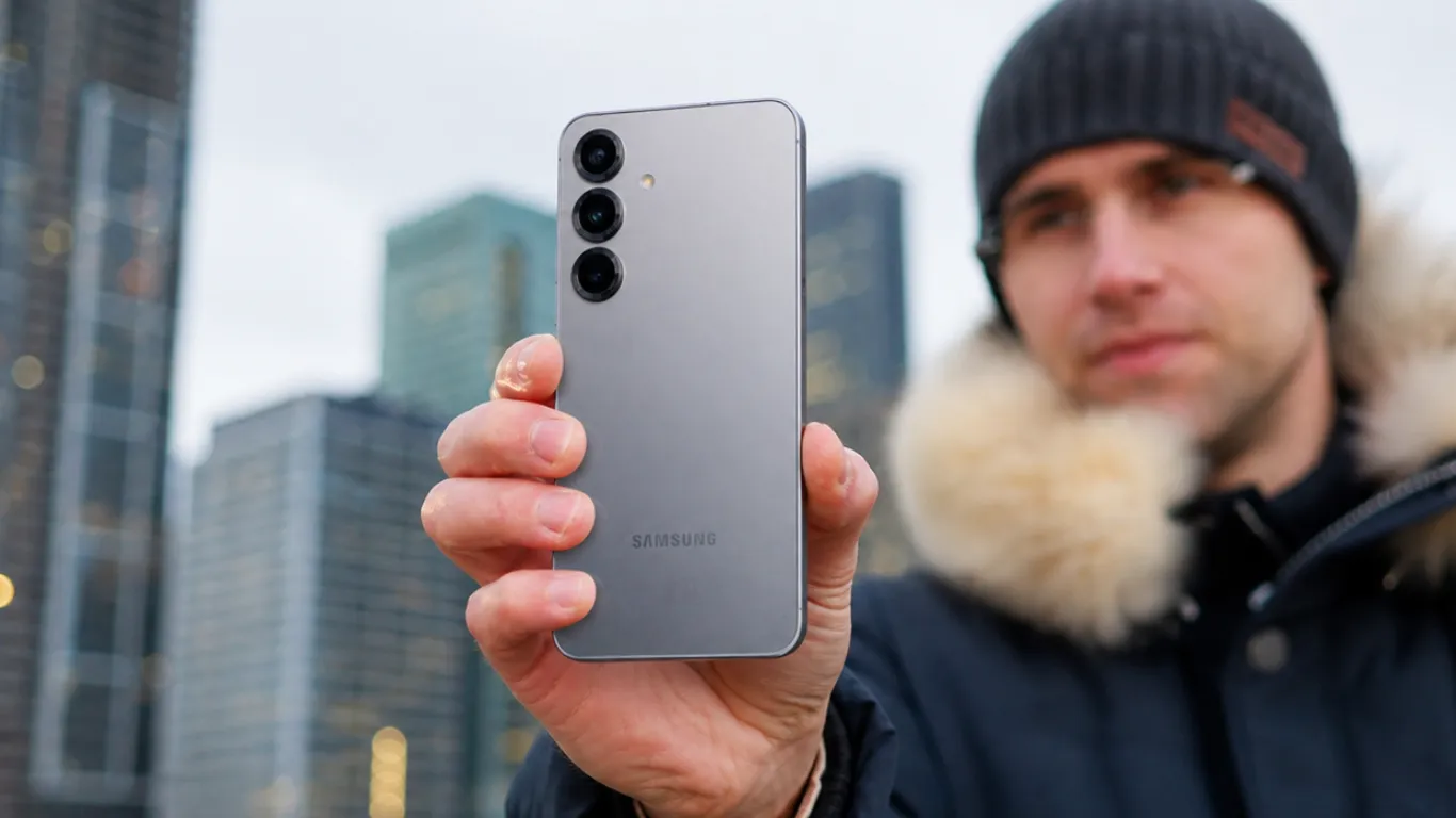 Samsung Galaxy S25 Review: Worth Buying in 2026?