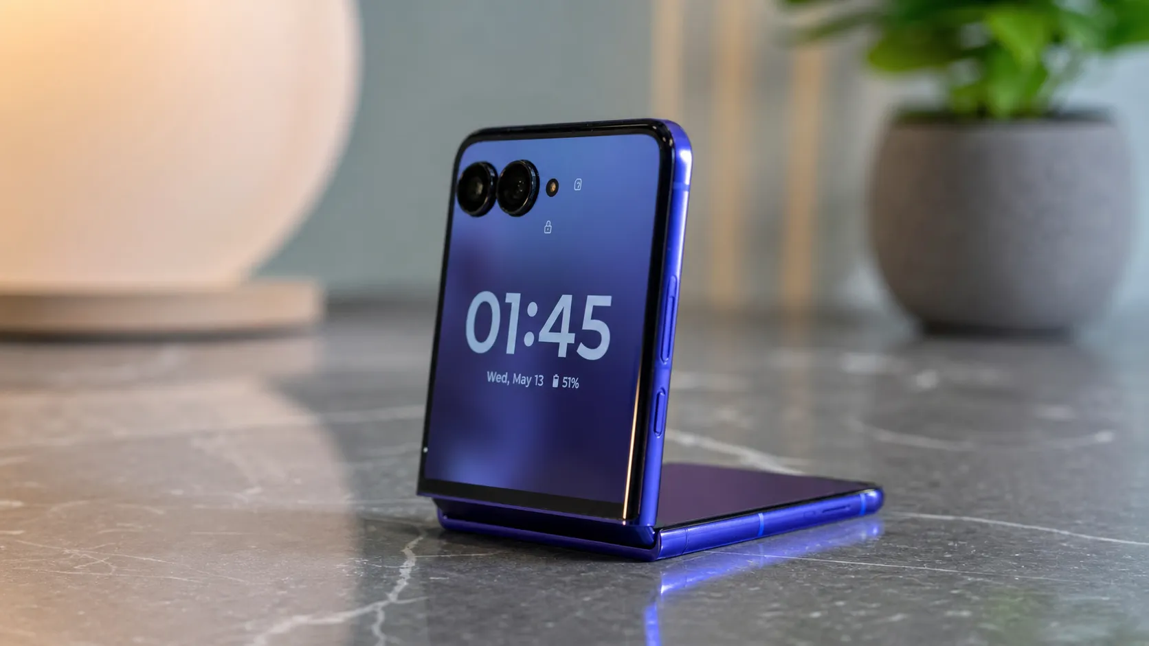 Motorola Razr Ultra 2026 Review: Best Flip Phone, Worst Price