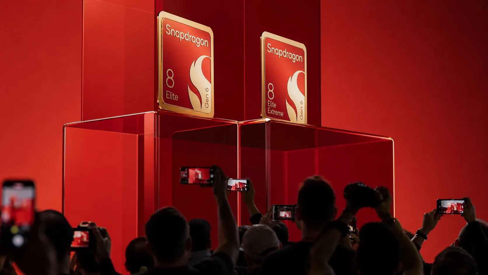 Qualcomm Snapdragon 8 Elite Gen 6 and Elite Extreme Gen 6 chips side by side at Snapdragon Summit 2026